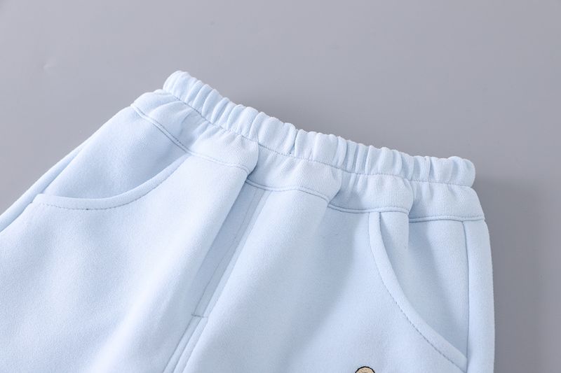 Completo due pezzi con felpa e pantaloni per bambini, motivo: orsetto inglese, primavera/autunno 2025_voghion.com