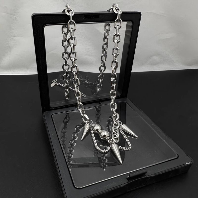 Halskette mit Quastennieten aus Titanstahl, Herren-Punk-Stil, Hip-Hop-Anhänger, Nischendesign, minimalistische Schlüsselbeinkette, Damen_voghion.com