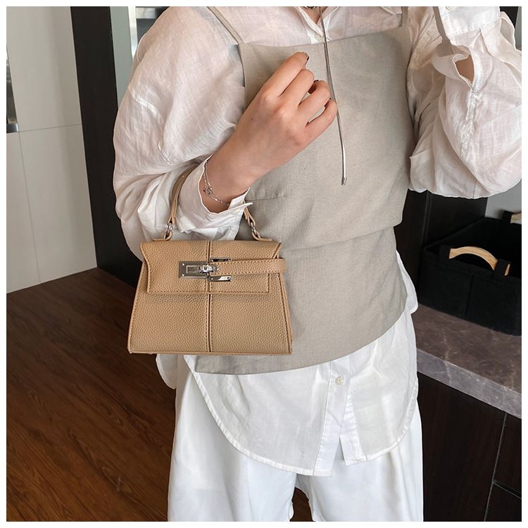 2025 neue einfache Retro-Damentasche Mode lässig Handheld Crossbody kleine quadratische Tasche Pendlertasche_voghion.com