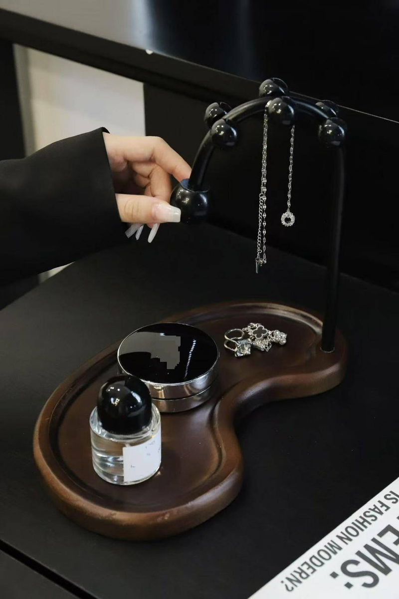 Organizzatore per spazi vuoti in legno e ferro – Elegante soluzione ordinata per divano, auto e ufficio, vassoio portaoggetti compatto con base antiscivolo_voghion.com