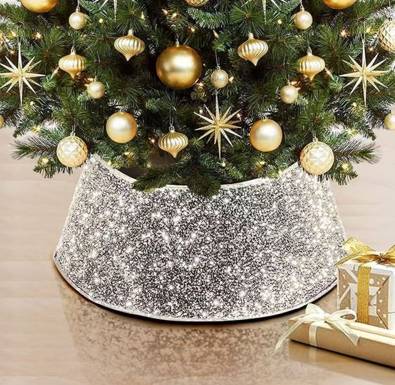 Neue Weihnachtsbaumdecke, Weihnachtsbaumumrandung, kreativ bedruckter, paillettenbesetzter 3D-Baumsockel als Dekorationselement_voghion.com