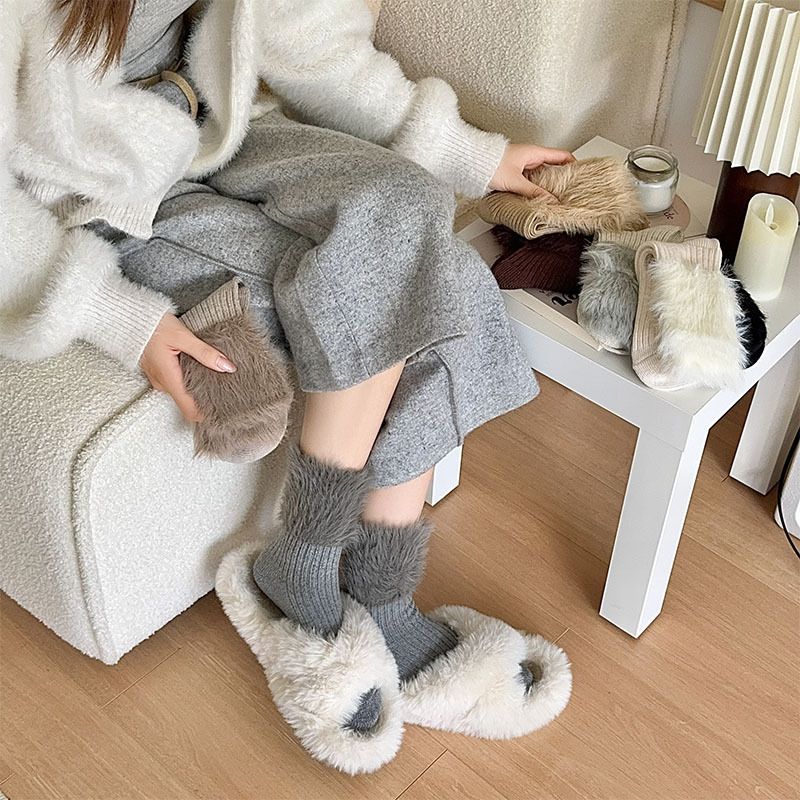 2025 - Calzini pelosi per abbigliamento esterno autunnale e invernale da donna, abbinati a scarpe Burken e calzini a metà polpaccio_voghion.com