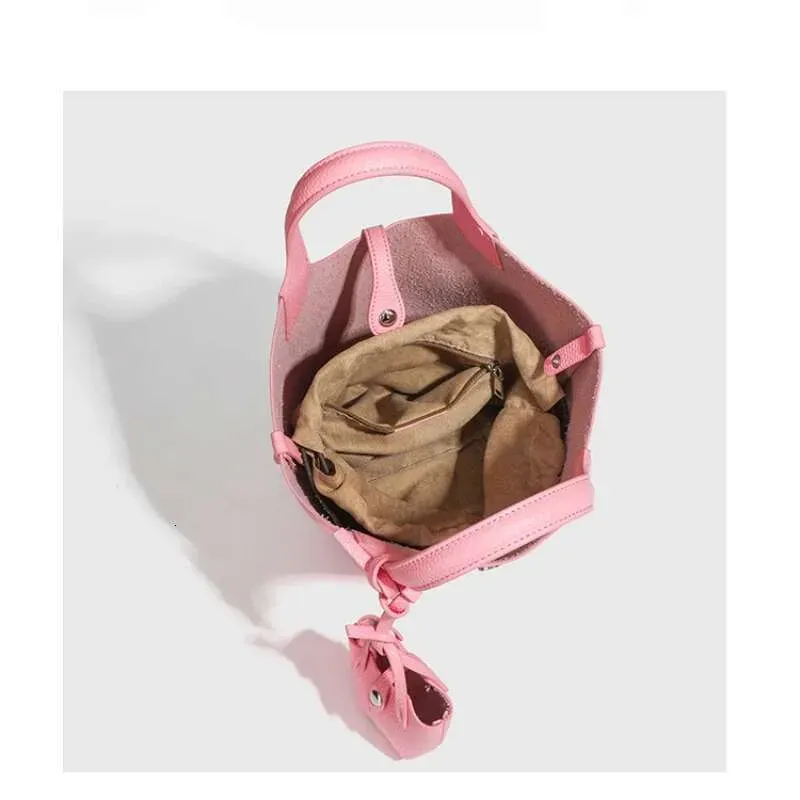 Designer 2025 Fashion Women Shoulder Large Capacity And Adjustable Strap Crossbody Tote Handbags Purse Bag_voghion.com