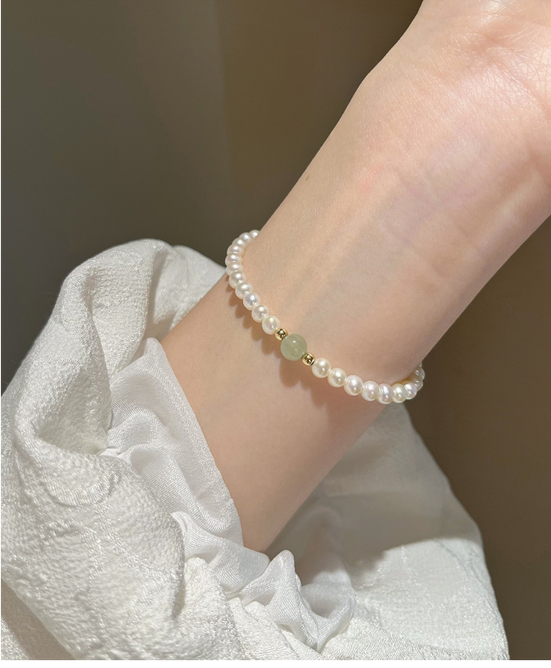 2023 New Hot Selling Fine Pearl Bracelet Female Small Crowd Design High Grade New Imitation Hetian Jade Bracelet Gifts to Friends_voghion.com