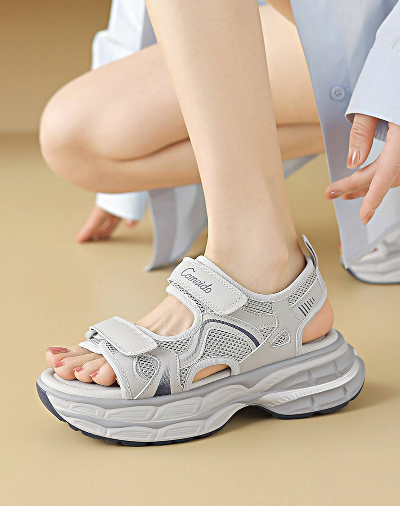 Cameido Grijze sandalen met ronde neus en dikke zool voor dagelijks woon-werkverkeer voor dames_voghion.com