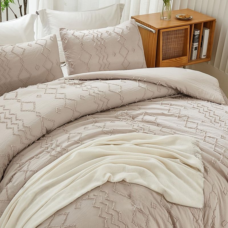Diamond Wave Quilted Duvet Set - Lightweight & Breathable, All-Season Comfort (3-Piece Bedding, Taupe)_voghion.com