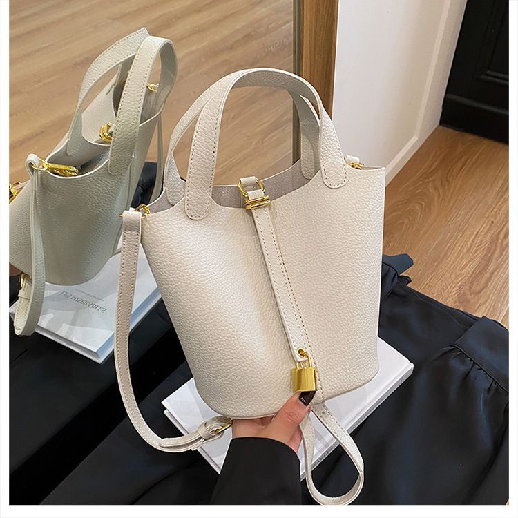 2025 New Fashion Handheld Basket Women's Bucket Trendy Crossbody Bag Simple Casual Large Capacity_voghion.com