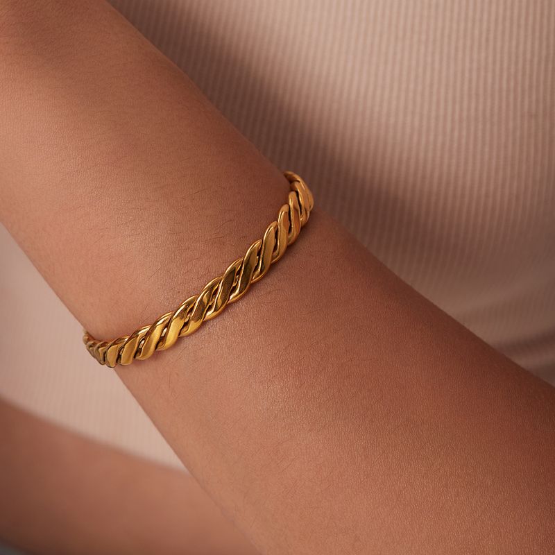 INS French New Women's Fashion Simple Titanium Stainless Steel Vacuum Gold Plated Thick Cuban Chain Bracelet_voghion.com