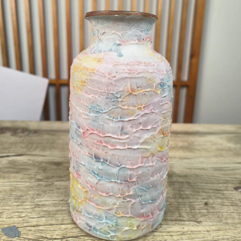 Jingdezhen Handbemalte, gedrehte und gebrannte kleine Keramikvase, Ornament, für den Schreibtisch, eisförmige Vase_voghion.com