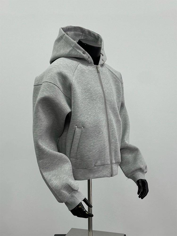 Boxy Zip-Up Hoodie für Herren – Cleanfit Cropped Jacke mit Oversized-Silhouette & Streetwear-Minimalismus für urbanes Layering_voghion.com
