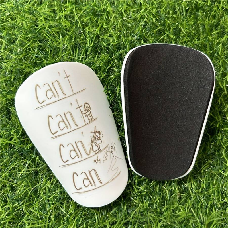 Mini parastinchi ultraleggeri per calcio e sport - Protezione regolabile e traspirante (8x5 cm/10x6 cm/12x8 cm, vari colori)_voghion.com