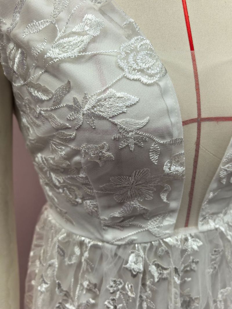 A-Linie V-Ausschnitt Bohemian Brautkleider Vintage Spitze Ballkleider Spitze Brautkleider Solitaire Trainer Korsett Boho Vestidos De Novia_voghion.com
