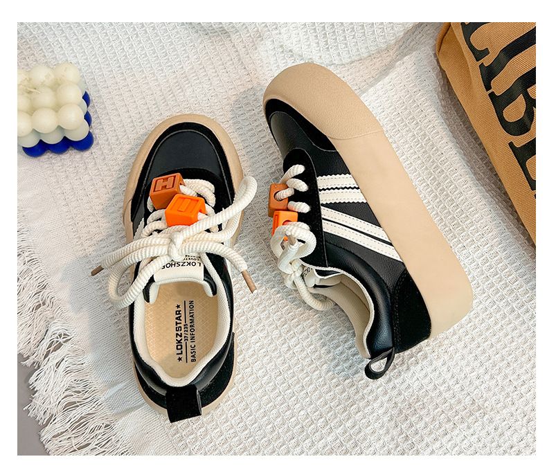 Ragazza vigorosa, versatile, con suola spessa, allenamento tedesco, piccola tavola bianca, scarpe sportive Instagram primavera 2024 da donna_voghion.com
