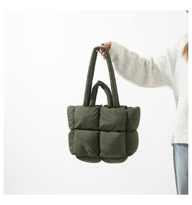 Tote 2024 Herbst/Winter Achselhöhle Plaid Weichschaum gefüllte Baumwollkissentasche Vielseitige Einzelschulter Damenhandtasche_voghion.com