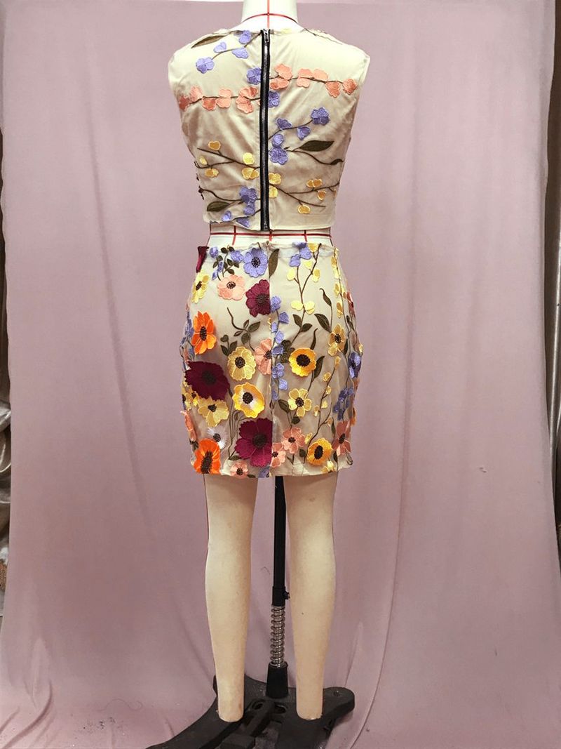 Women's Clothing Spring 2024 women's skirt high-end embroidery hook flower two-piece sleeveless short top hip skirt suit_voghion.com