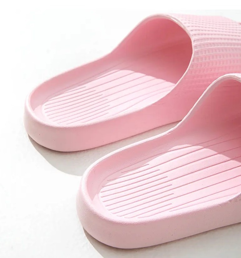 Cloud Slides für Damen, dicke Sohle, Damen-Duschhausschuhe, Badezimmer-Sandalen, superweiche, rutschfeste Kissen-Hausschuhe_voghion.com