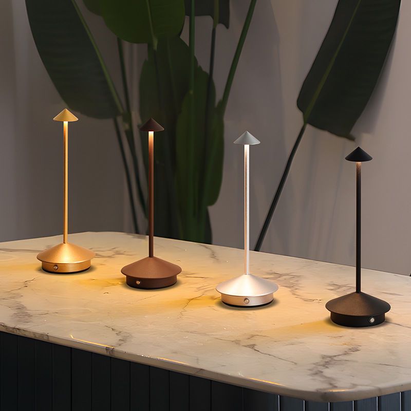 LED Home Decor Modern Eenvoudig Aluminium Creatieve Paddestoel Gepersonaliseerde Nacht Restaurant Bureaulamp Bedhoofd Sfeerlicht_voghion.com