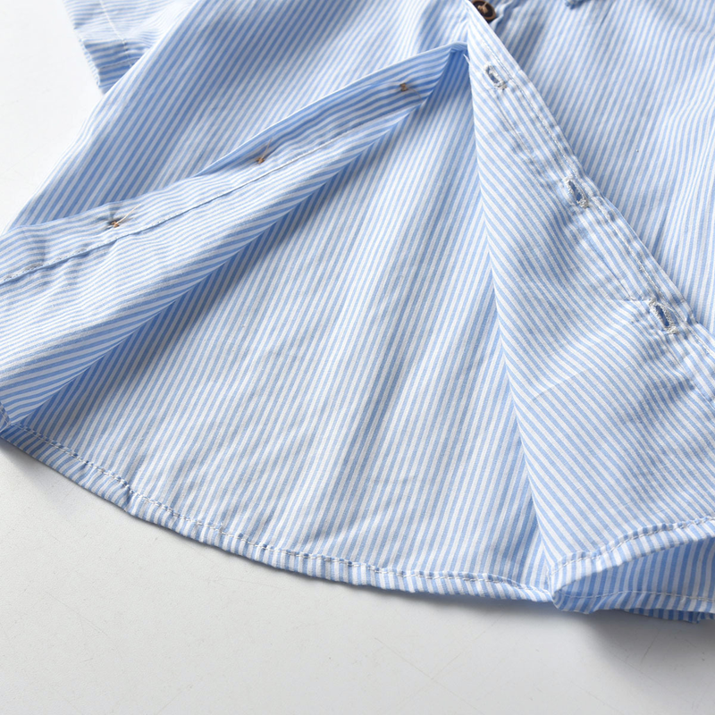 Vestiti per bambini I reggicalze con colletto della camicia a righe a maniche corte da ragazzo mostrano un completo estivo da uomo in quattro pezzi_voghion.com
