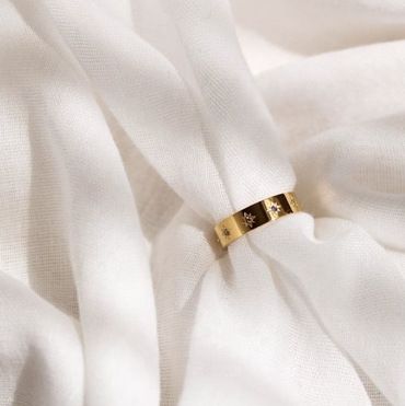Anello da donna a forma di stella ottagonale con zirconi cubici in acciaio inossidabile placcato oro e segno del Nord_voghion.com