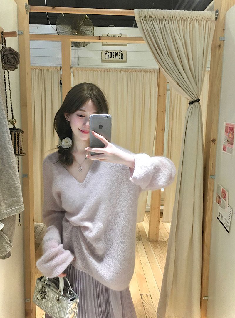 Pull en mohair à col V pour femme, coupe ample et flatteuse, manches longues, idéal pour le printemps._voghion.com