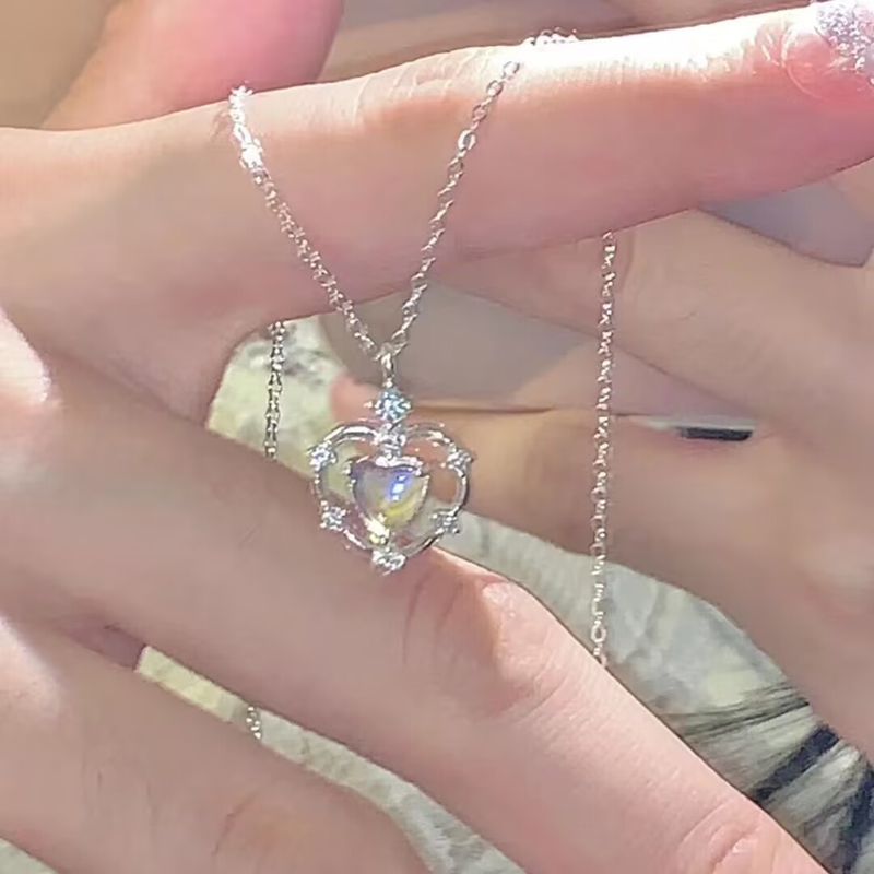 2023 Gradual Love Women's Cold Indifferent Style Collar Chain Small and High end Design Sense Necklace_voghion.com