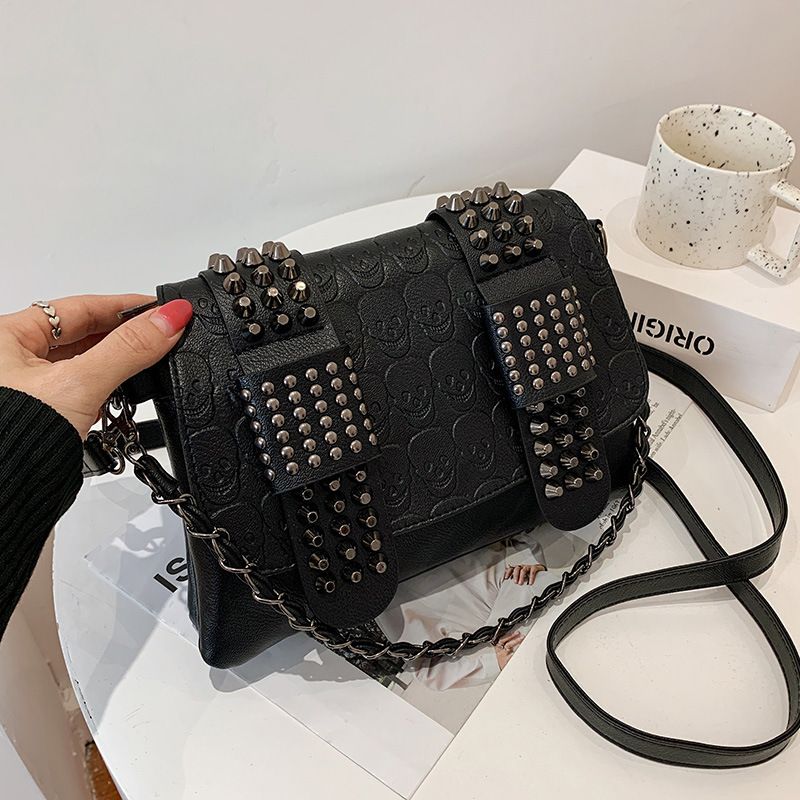 Vintage Skull Rivet Shoulder Women PU Leather Black Crossbody Designer Flap Messenger Bag New Fashion Lady Handbag Bolso_voghion.com