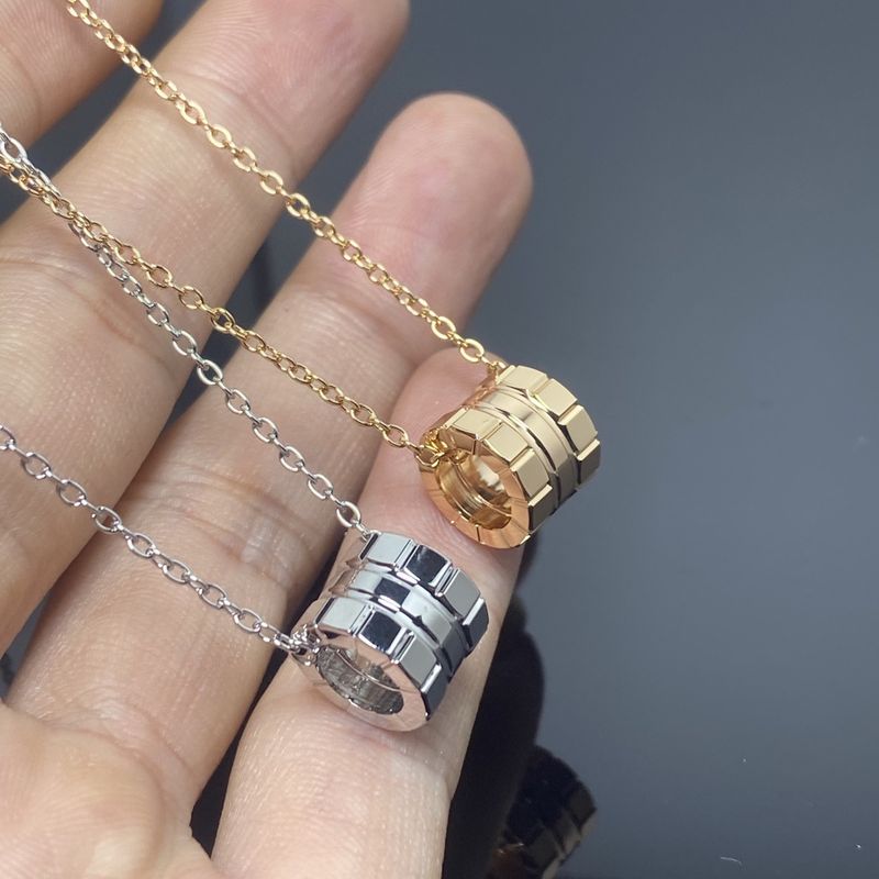 Eiswürfel-Halskette für Frauen, klassischer quadratischer Anhänger mit kleiner Taille, trendige High-End-Halskette für Freundinnen mit gleicher Schlüsselbeinkette_voghion.com