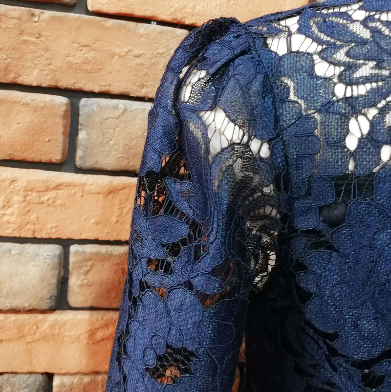 Abito da donna a trapezio in vita con cardigan in pizzo con colletto a camicia a maniche lunghe_voghion.com