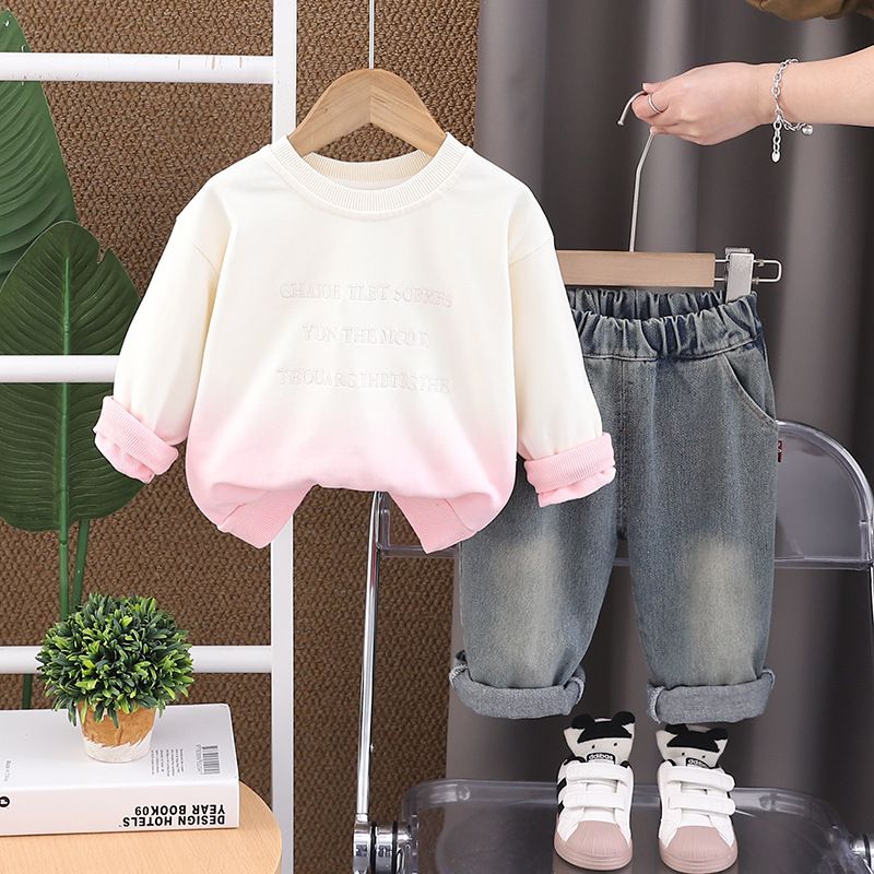 Abbigliamento per bambini primavera e autunno 2025, edizione coreana, felpa con cappuccio ricamata sfumata, jeans a maniche lunghe, set da due pezzi_voghion.com