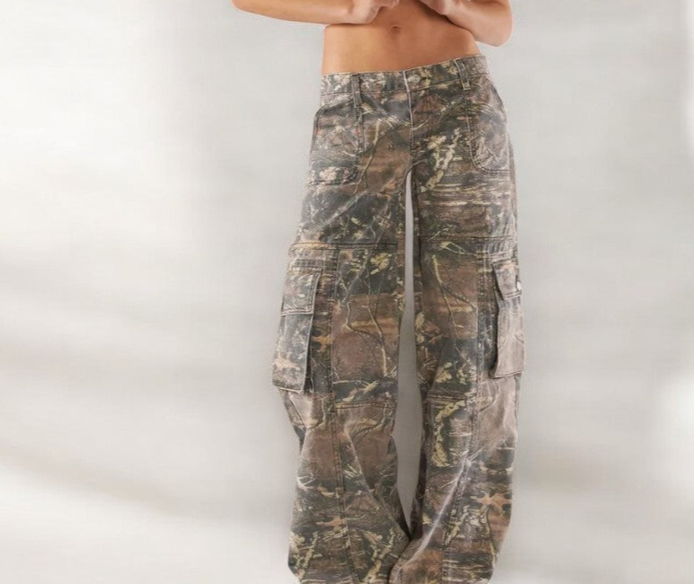 Women's Retro Camouflage Overalls - Low Waist, Multi-Pocket, Straight Leg Jeans With Leaf Print_voghion.com