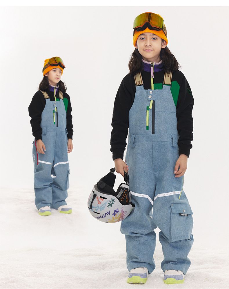Wasserdichte Ski-Latzhose für Kinder – Isolierte und abnehmbare Skihose für Jungen und Mädchen (120–160 cm) – (Denimblau/Spielplatz-Doodle)_voghion.com