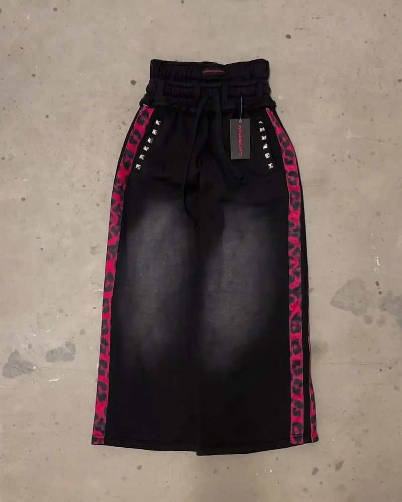 2025 Nuovi pantaloni a gamba larga in due pezzi alla moda F Ake Serie stampata T-shirt girocollo per giovani coppie_voghion.com