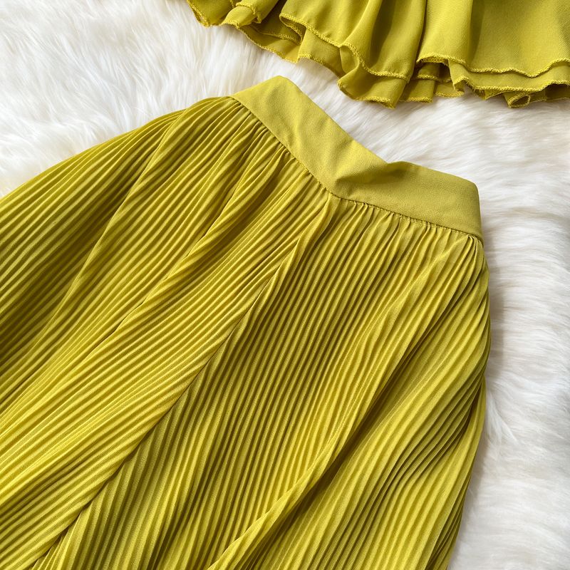 Vêtements pour femmes Costume de vacances pour femmes 2023 nouvelle chemise en mousseline de soie à bretelles à épaules dénudées à volants et pantalon large plissé drapé_voghion.com