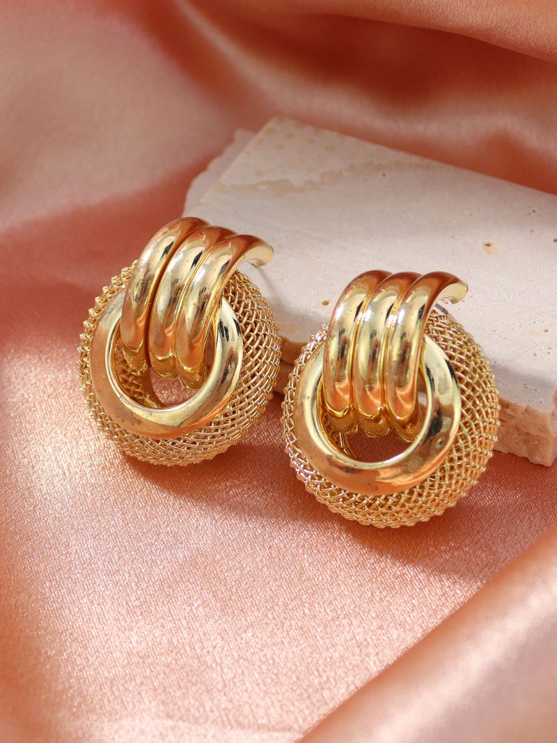 Women's Retro Hollow Metal Circle Plain Earrings Large Earrings Medieval Niche Personality Design Earrings Earrings_voghion.com