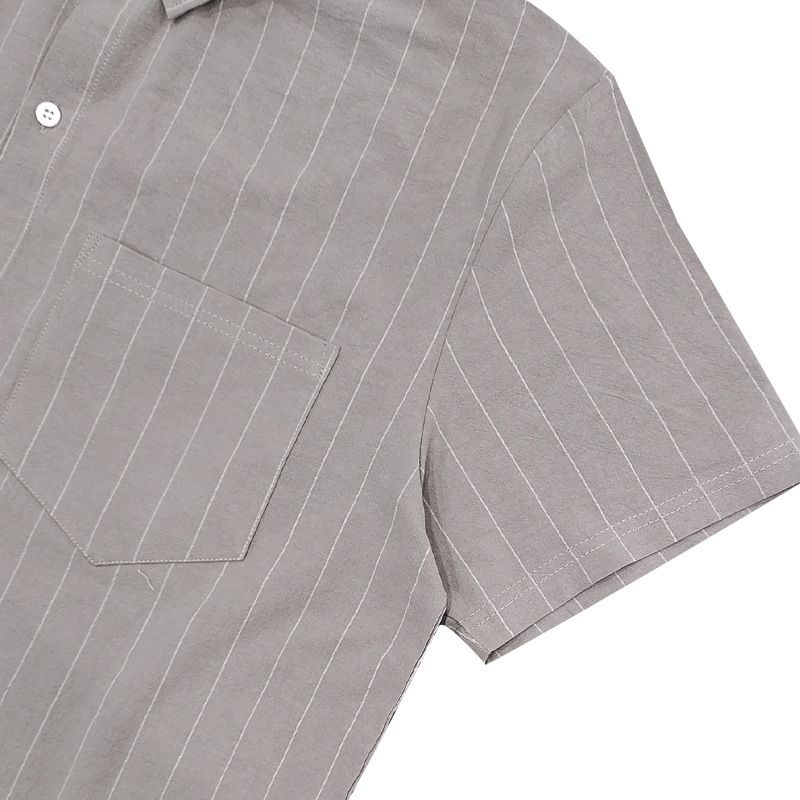 Completo da uomo con camicia a maniche corte a righe in lino e pantaloncini casual - Completo estivo traspirante per spiaggia e viaggi. Set da uomo_voghion.com