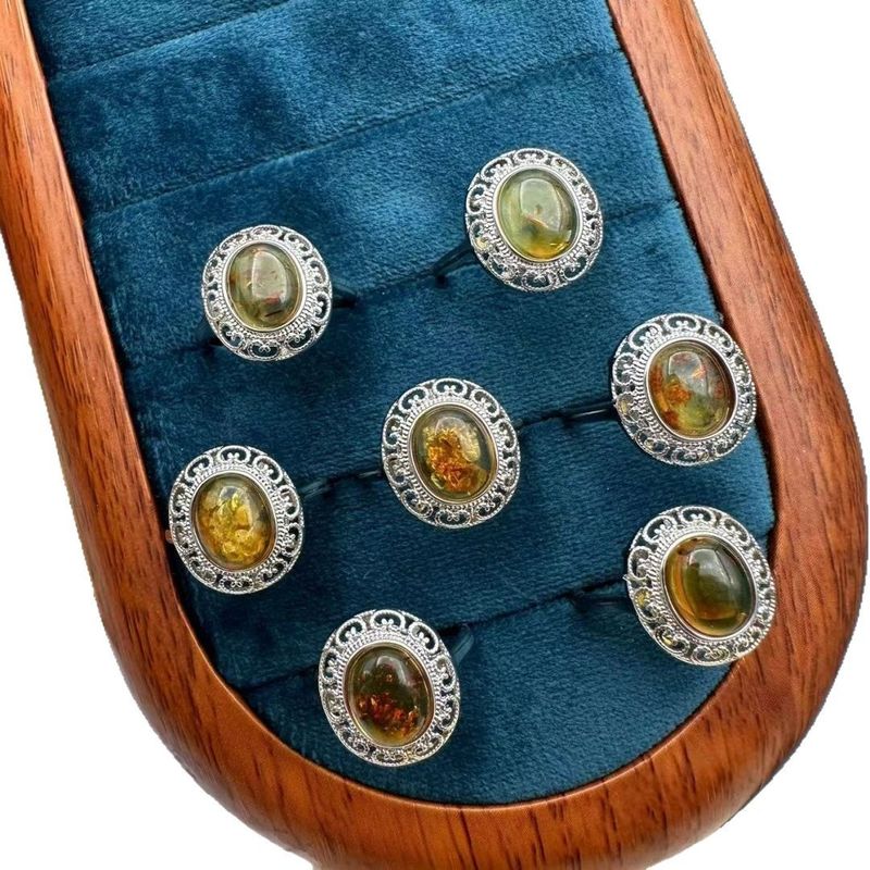 Anello da donna in agata colorata con pietra principale naturale multi-pietra preziosa all'ingrosso, intarsiato con cristallo, di alta qualità._voghion.com