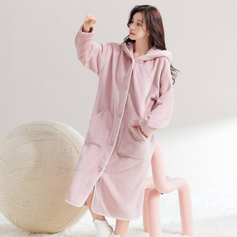 Damen-Bademäntel aus Plüschfleece mit Knopfleiste vorne und Kapuze_voghion.com