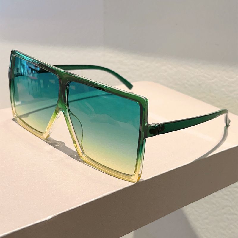 2025 Nuevas gafas de sol de tendencia Moda Casual Sombra Gafas de sol_voghion.com