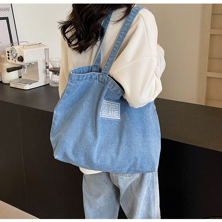 Stor volumen Tote denimtaske med broderet monogram enkelt skuldertaske_voghion.com