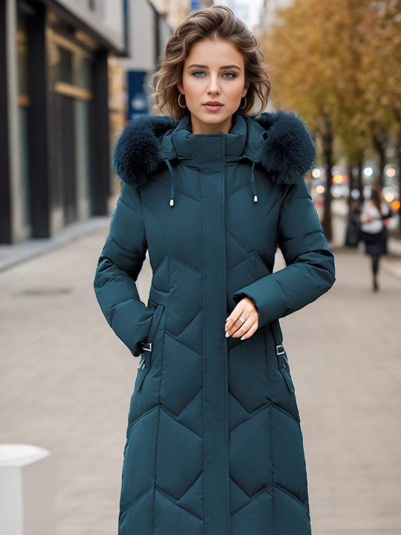 Warme Damenjacke im Winterstil ist lang und dick mit schwerem Haarband und Hutmantel_voghion.com