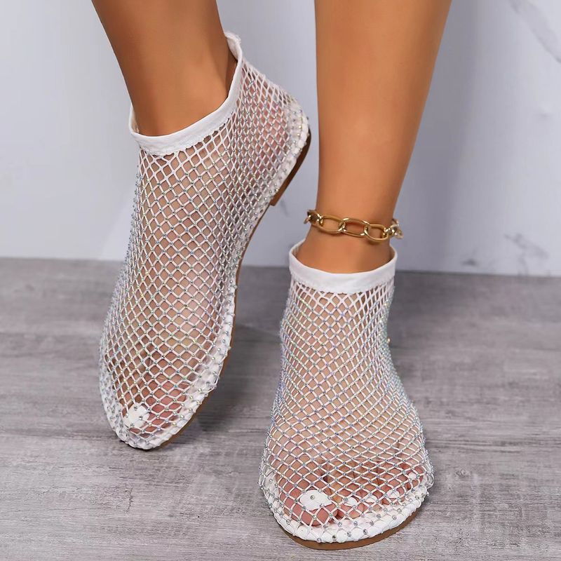 Neue Sandalen mit runder Spitze und ausgehöhlten roten, mit Diamanten besetzten kurzen Stiefeln 2025, sexy übergroße flache Schuhe für_voghion.com