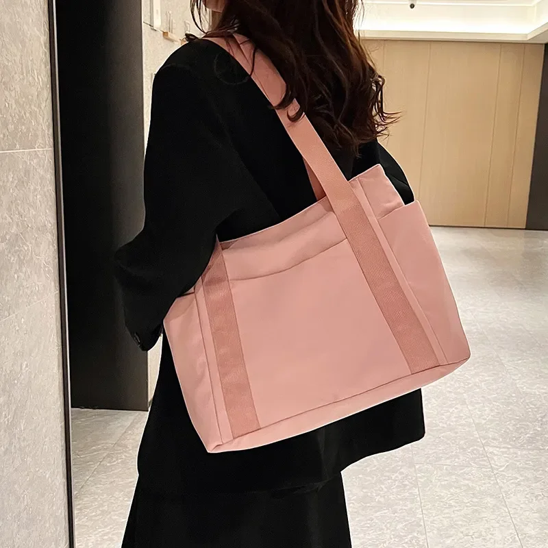 2024 Borsa da donna nuova Borsa tote in tinta unita Borsa a tracolla per pendolarismo Per il tempo libero Borsa semplice per mamma Borsa per uscire Borsa in nylon di grande capacità_voghion.com