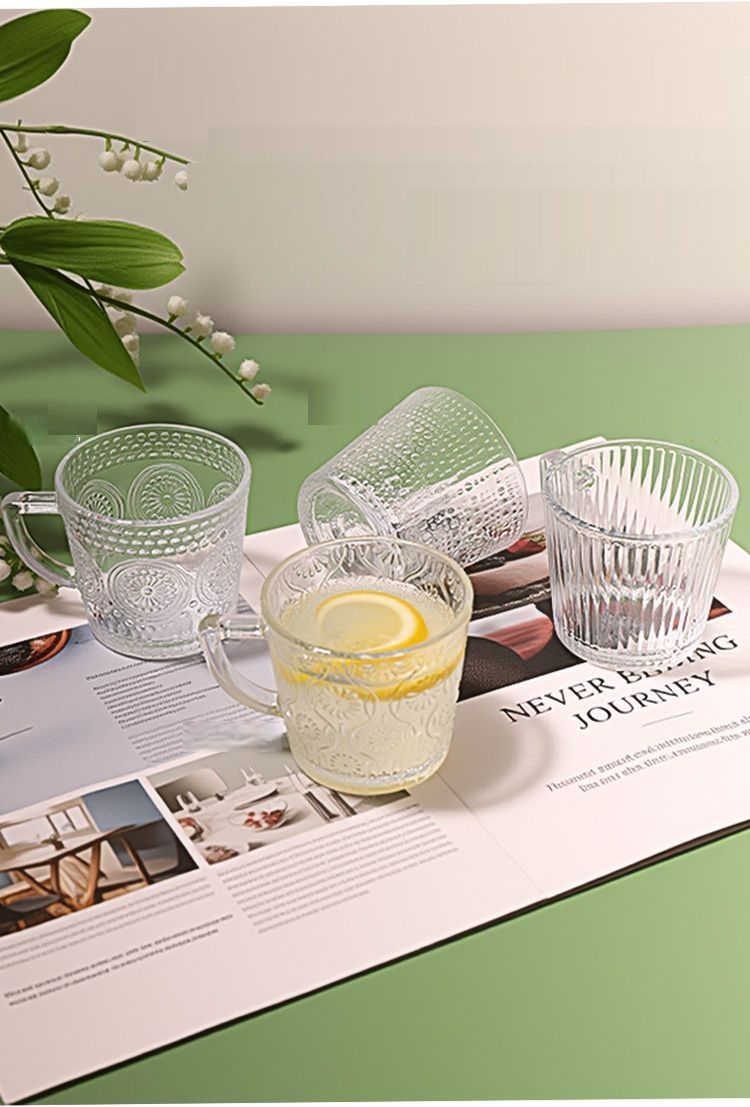 2 vasos de vidrio rayado, vasos para bebidas, vasos para agua, vasos para café con leche_voghion.com