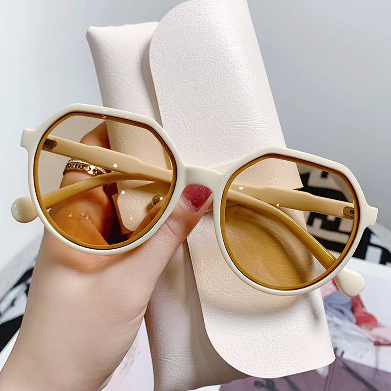 2024 Neue Tawny Sonnenbrille Ins Style Weibliches koreanisches Web Rot Retro Kleiner Rahmen Weiße Sonnenbrille Kleines Gesicht_voghion.com