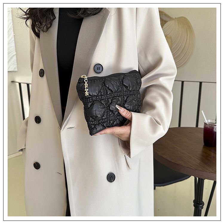 2024 new handheld wallet, embroidered diamond grid small bag, cute and versatile spare wallet, lightweight cloud card bag_voghion.com