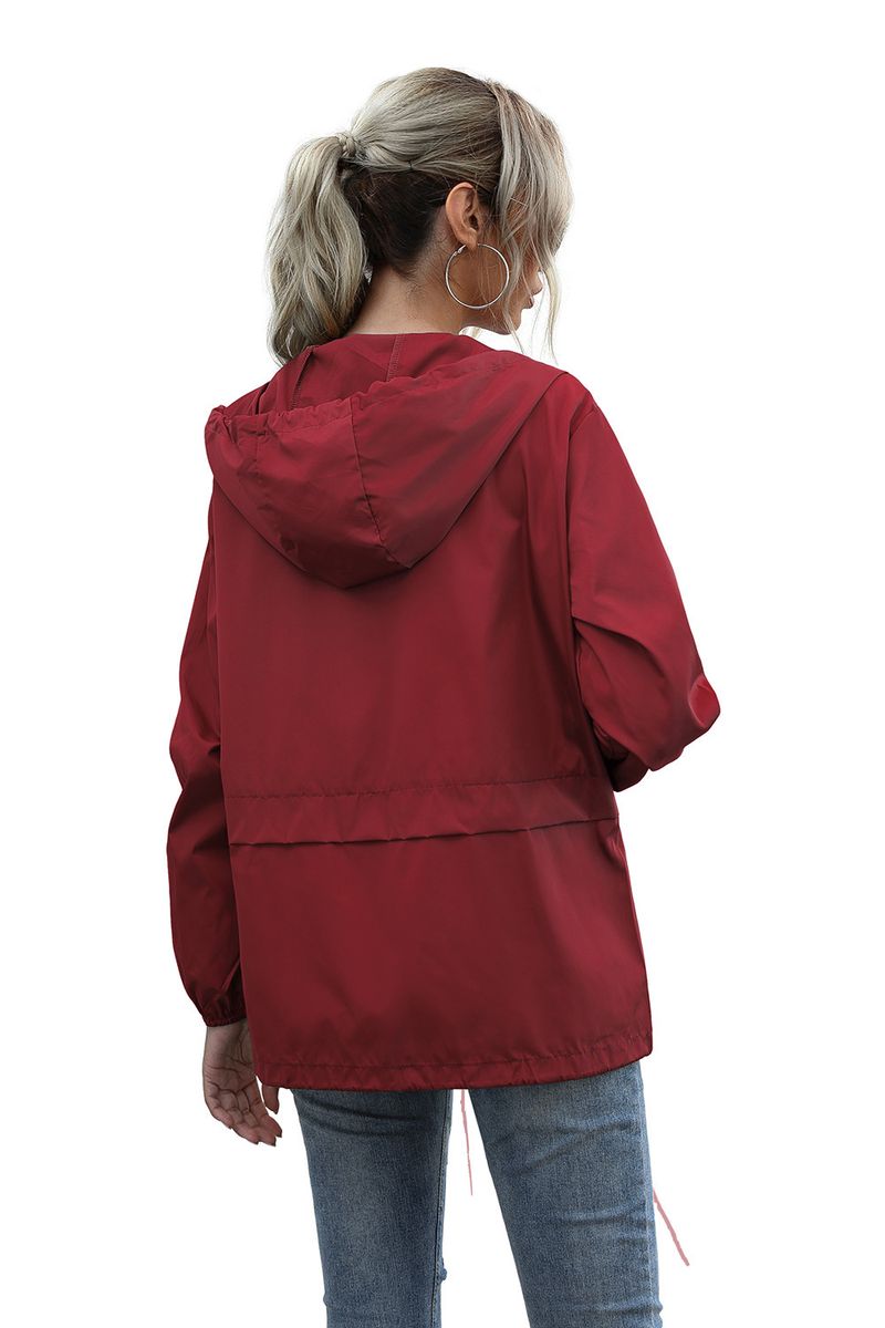 Chaqueta impermeable ligera con capucha y cremallera para mujer para senderismo al aire libre, disponible en stock_voghion.com