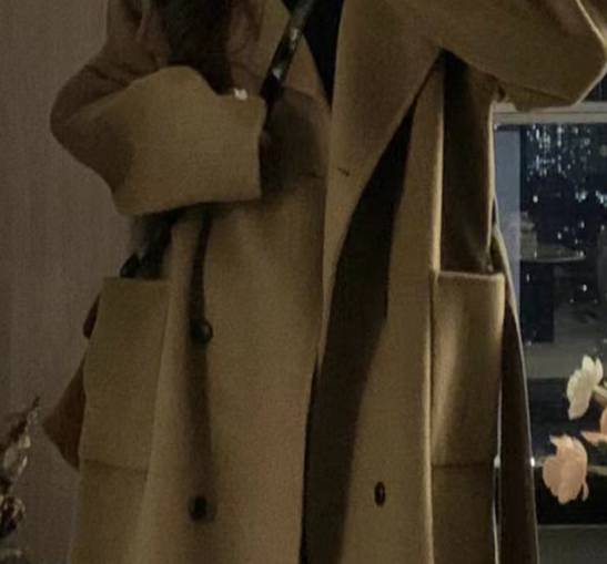 "Audrey-Inspired Wool Blend Coat – Oversized Double-Breasted Trench For Petite Frames (Dark Khaki/Black, M-2XL)"_voghion.com