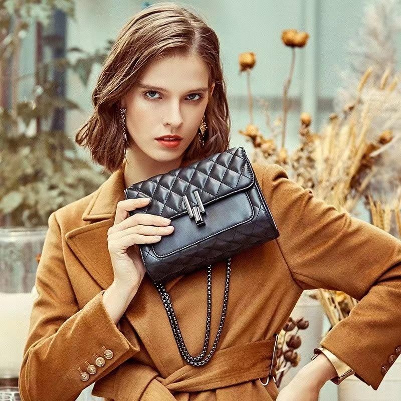 Borsa a tracolla piccola quadrata trapuntata ricamata di alta qualità per donna autunno inverno 2025, versatile e di grande capacità_voghion.com