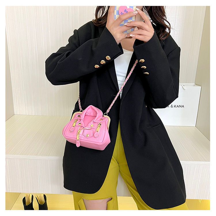Piccola borsa personalizzata per le donne nel 2022, nuovo design di nicchia, borsa per abbigliamento unica, borsa a tracolla con catena ins alla moda_voghion.com