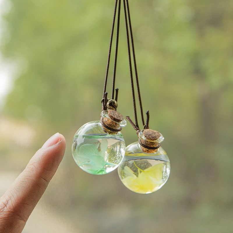 Piccolo ciondolo in vetro per interni auto, ornamento artistico e fresco per bottiglia di profumo appesa_voghion.com